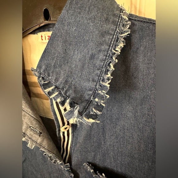 Tizzie LS Denim Ruffle Edge Button Up Shirt NWOT - Picture 3 of 7